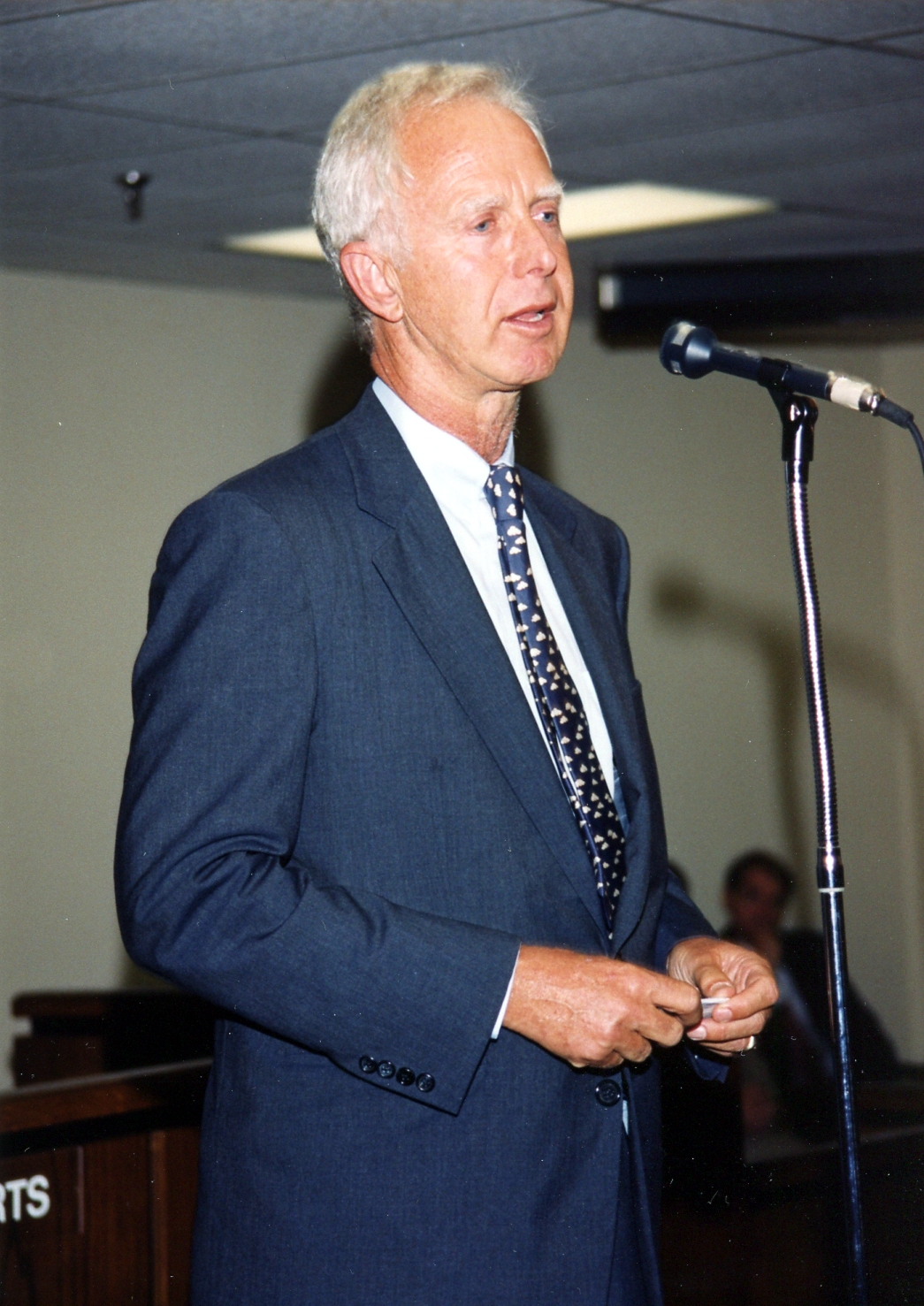 Chairman Arthur Levitt sworn in, 1993